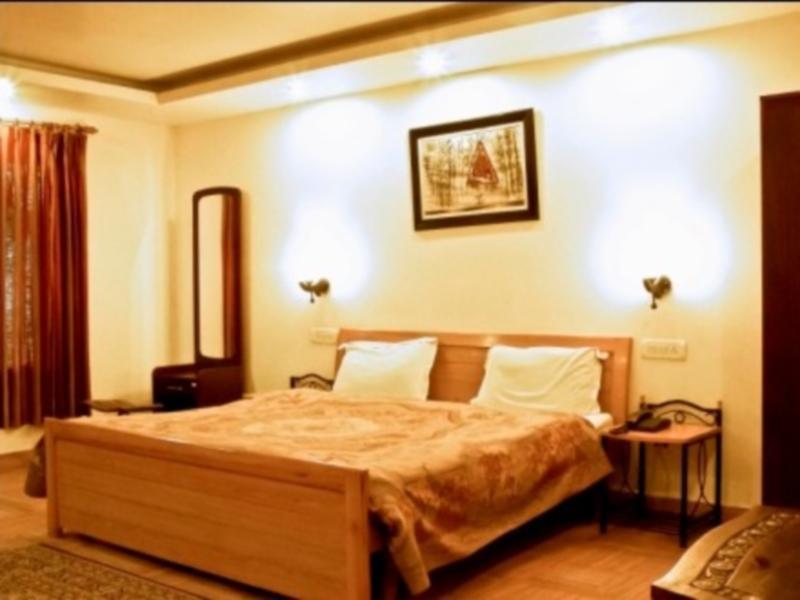 Hotel Emerald Heights Массури Экстерьер фото