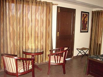Hotel Emerald Heights Массури Экстерьер фото
