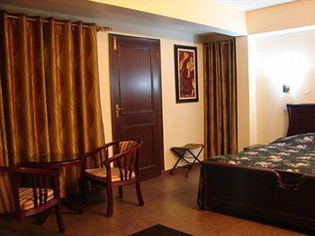 Hotel Emerald Heights Массури Экстерьер фото